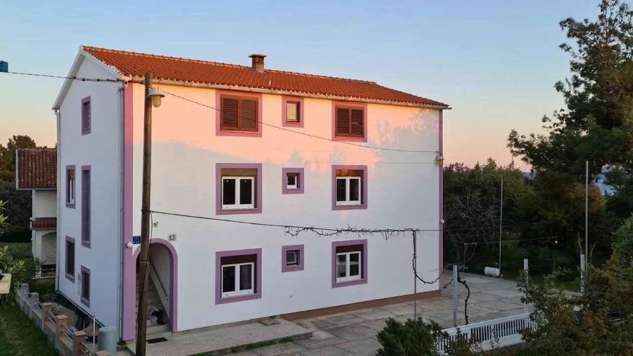 شقة Apartmani Jelena بيتريتْشاني